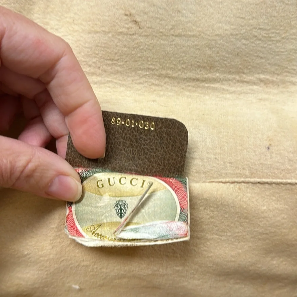 Gucci Beige/Brown GG Supreme Canvas & Leather
Vintage Accessory Edition Clutch - Picture 9 of 9